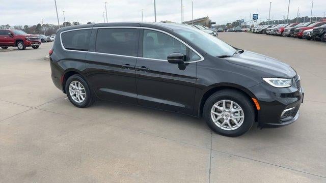 2025 Chrysler Pacifica Select FWD