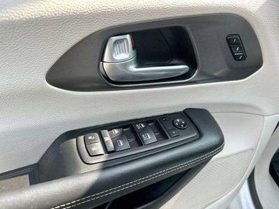 2024 Chrysler Pacifica Touring L FWD