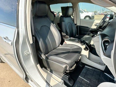 2024 Chrysler Pacifica Touring L FWD