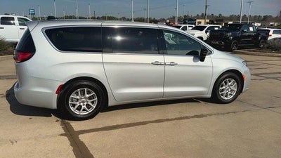 2024 Chrysler Pacifica Touring L FWD