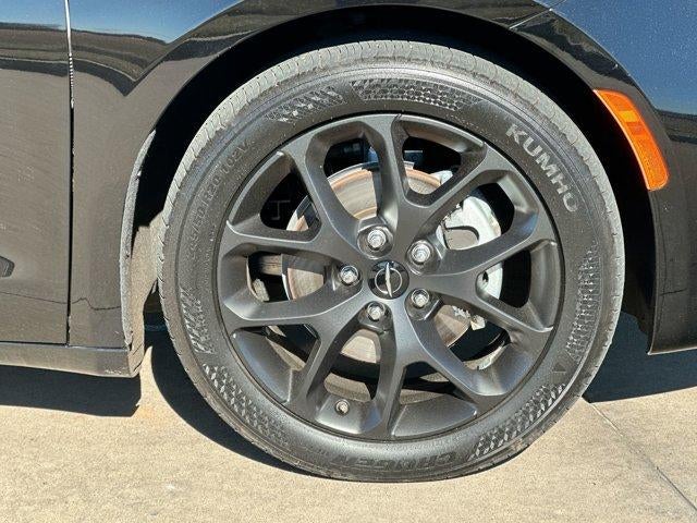 2025 Chrysler Pacifica Limited FWD