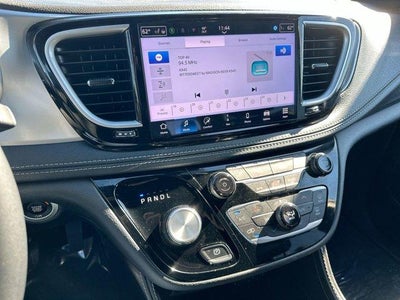 2025 Chrysler Pacifica Limited FWD