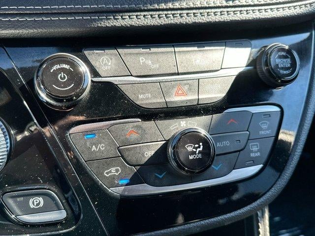 2025 Chrysler Pacifica Limited FWD