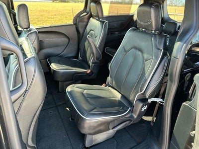 2025 Chrysler Pacifica Limited FWD