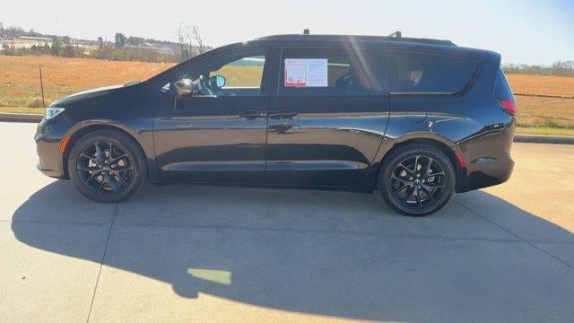 2025 Chrysler Pacifica Limited FWD