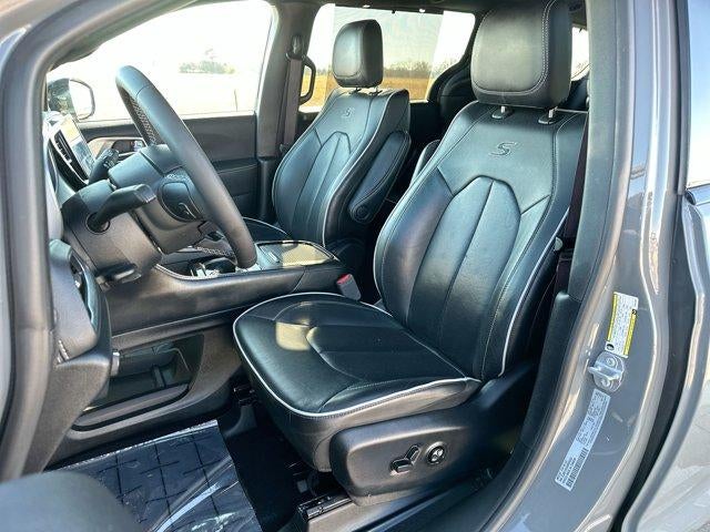 2025 Chrysler Pacifica Limited FWD