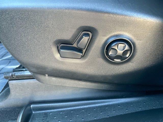 2025 Chrysler Pacifica Limited FWD