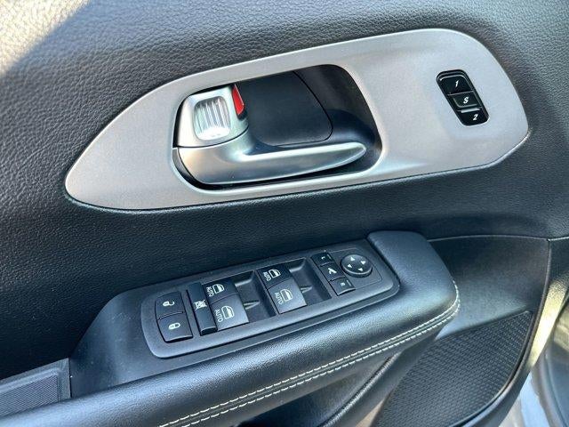 2025 Chrysler Pacifica Limited FWD