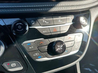 2025 Chrysler Pacifica Limited FWD