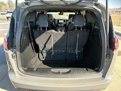 2025 Chrysler Pacifica Limited FWD