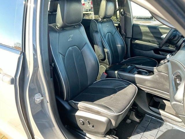 2025 Chrysler Pacifica Limited FWD