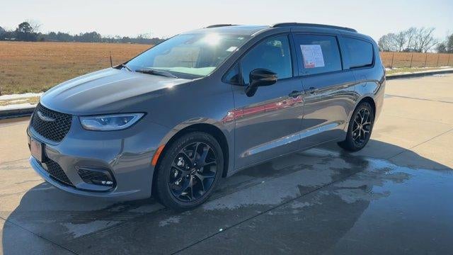 2025 Chrysler Pacifica Limited FWD