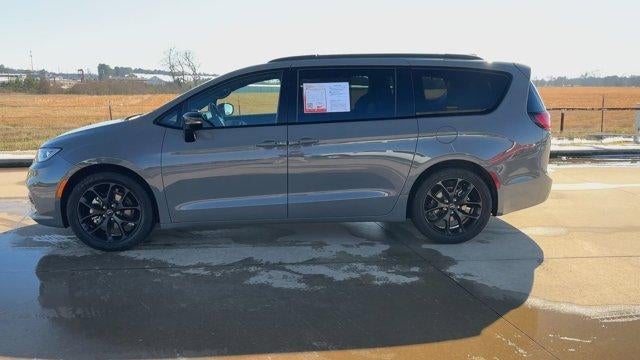 2025 Chrysler Pacifica Limited FWD