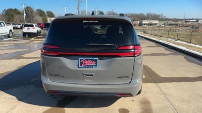 2025 Chrysler Pacifica Limited FWD