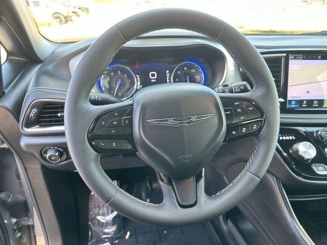 2025 Chrysler Pacifica Limited FWD