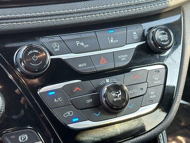 2025 Chrysler Pacifica Limited FWD