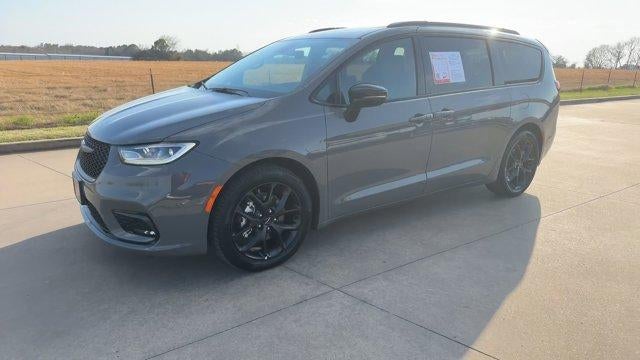 2025 Chrysler Pacifica Limited FWD