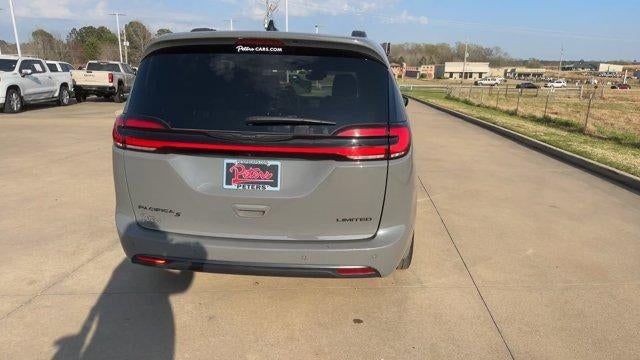 2025 Chrysler Pacifica Limited FWD