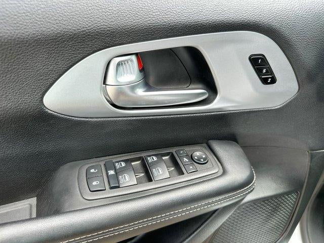 2025 Chrysler Pacifica Limited FWD