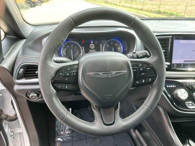 2025 Chrysler Pacifica Limited FWD