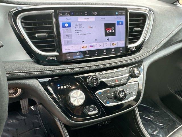 2025 Chrysler Pacifica Limited FWD