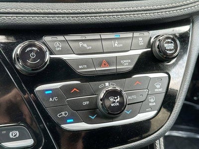 2025 Chrysler Pacifica Limited FWD