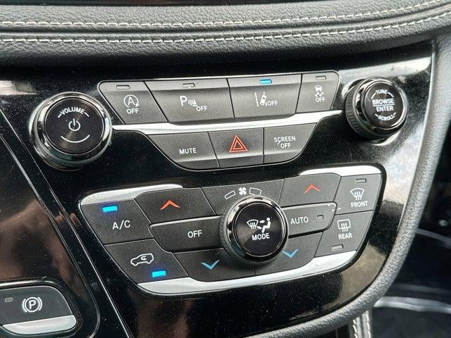 2025 Chrysler Pacifica Limited FWD