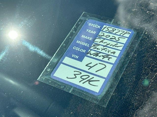 2025 Chrysler Pacifica Limited FWD