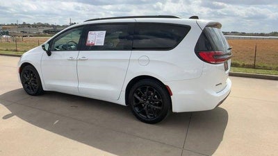 2025 Chrysler Pacifica Limited FWD