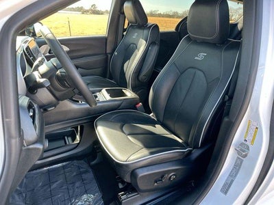 2025 Chrysler Pacifica Limited FWD