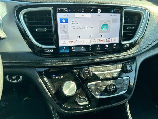 2025 Chrysler Pacifica Limited FWD