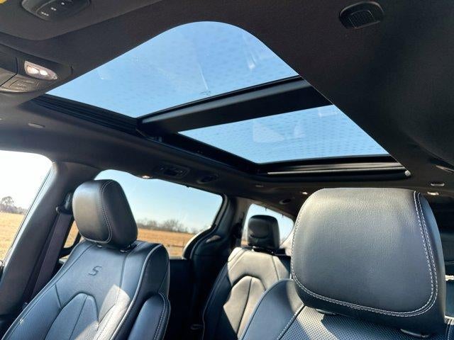 2025 Chrysler Pacifica Limited FWD