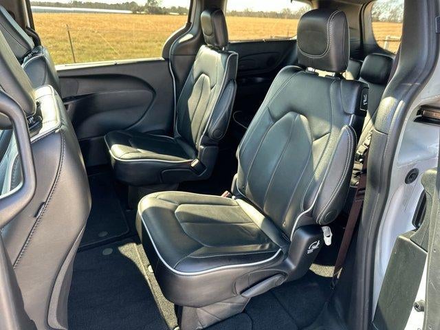 2025 Chrysler Pacifica Limited FWD