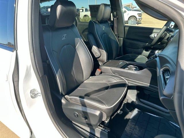 2025 Chrysler Pacifica Limited FWD