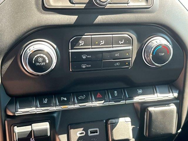 2024 Chevrolet Silverado 2500 HD Crew Cab Standard Box 4-Wheel Drive Custom