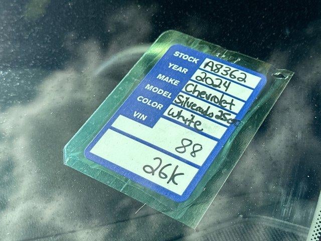 2024 Chevrolet Silverado 2500 HD Crew Cab Standard Box 4-Wheel Drive Custom