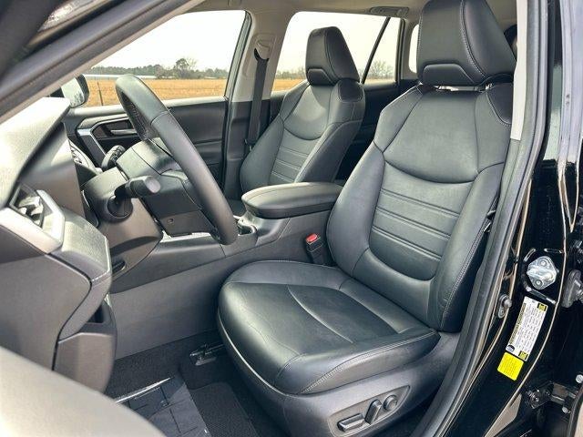 2021 Toyota RAV4 XLE Premium FWD (Natl)