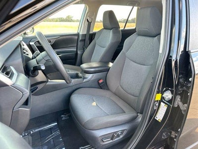 2022 Toyota RAV4 XLE FWD (GS)