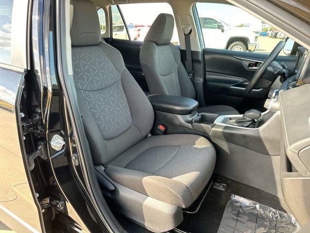 2022 Toyota RAV4 XLE FWD (GS)