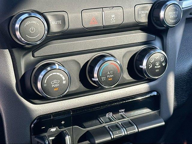 2024 RAM 3500 Big Horn 4x4 Crew Cab 8' Box