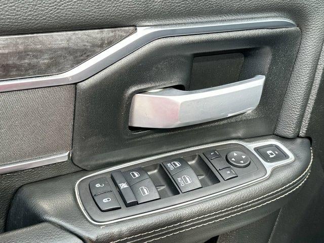 2024 RAM 3500 Chassis Cab SLT 4WD Crew Cab 60" CA 172.4" WB