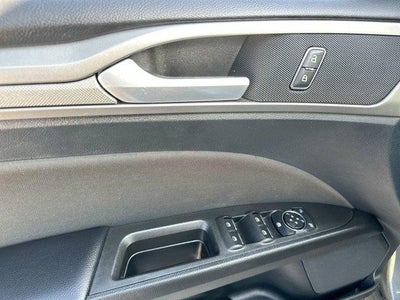 2020 Ford Fusion SE FWD