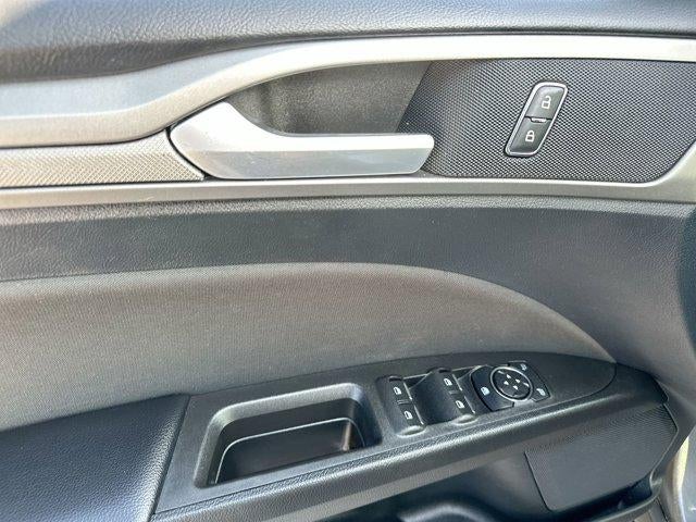 2020 Ford Fusion SE FWD