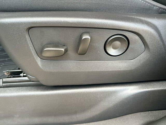 2025 Chevrolet Silverado 1500 Crew Cab Short Box 4-Wheel Drive LT 1LT