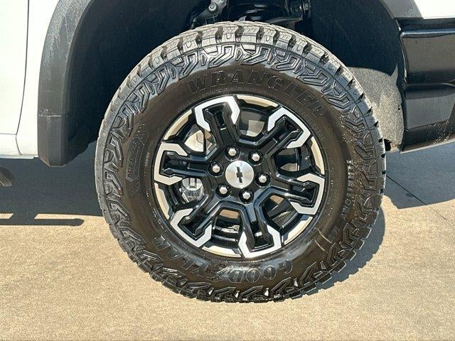 2025 Chevrolet Silverado 1500 Crew Cab Short Box 4-Wheel Drive ZR2