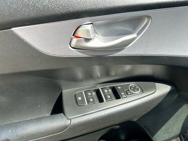 2024 Kia Forte LXS IVT