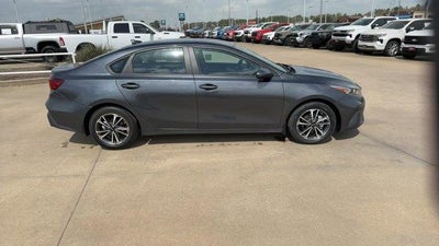 2024 Kia Forte LXS IVT