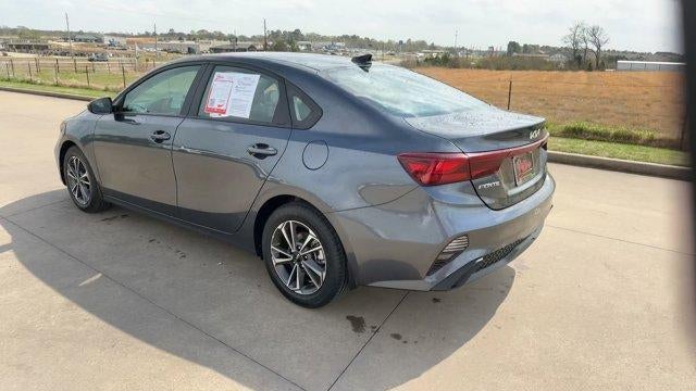 2024 Kia Forte LXS IVT
