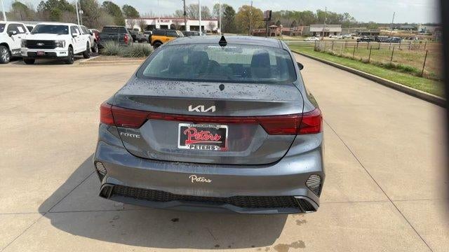 2024 Kia Forte LXS IVT