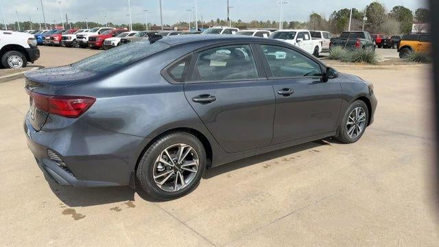 2024 Kia Forte LXS IVT